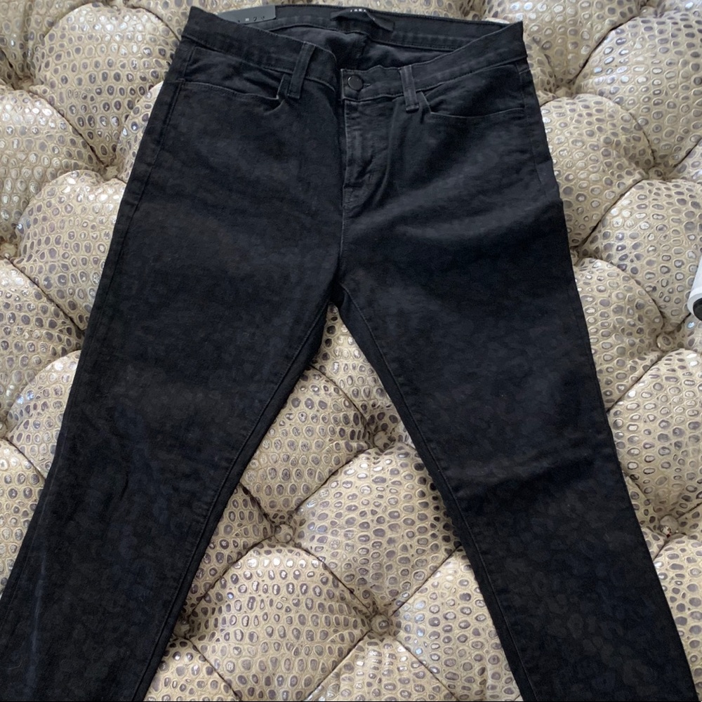 NWT JBrand Photo Ready Blk Leopard Sz. 30